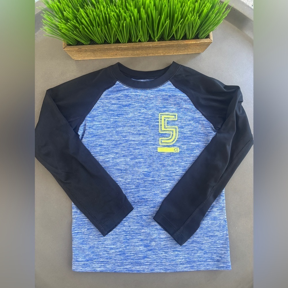 GAP Fit Blue and Black Athletic Shirt XS